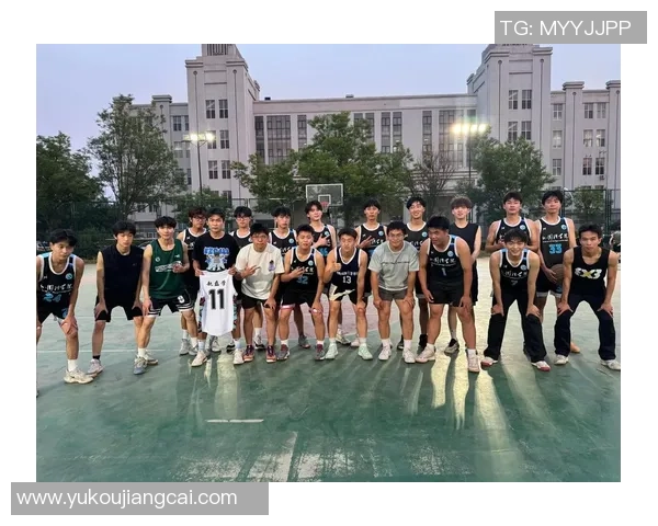 赛后分析：广州篮球队与成都篮球队的团队协作表现及其影响因素探讨